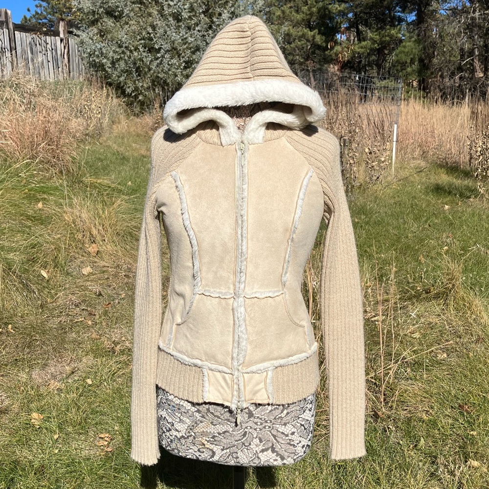 Beautiful Vegan Suede Sweater by Vanity. Size M